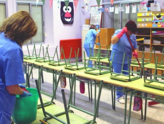 ΝΑ ΠΛΗΡΩΘΟΥΝ ΑΜΕΣΑ ΟΙ ΕΡΓΑΖΟΜΕΝΟΙ ΣΤΗΝ ΚΑΘΑΡΙΟΤΗΤΑ ΣΧΟΛΙΚΩΝ ΚΤΙΡΙΩΝ