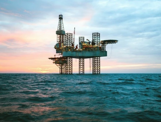 Όχι στις απολύσεις εργαζομένων στα Πετρέλαια Καβάλας