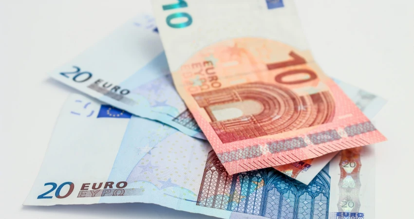 Η ακρίβεια στο Θεό, oι μισθοί στα Τάρταρα