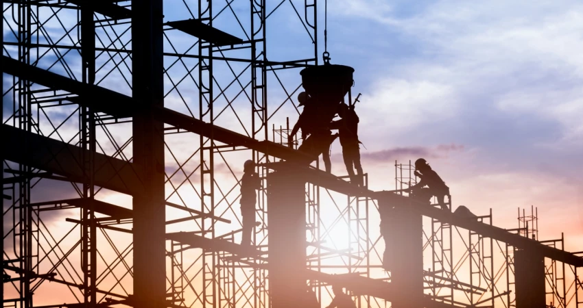  ΠΡΟΣΟΧΗ: Απαιτούμε από τους εργοδότες την τήρηση των μέτρων για τον καύσωνα